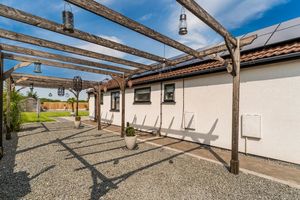 Photo 32- click for photo gallery